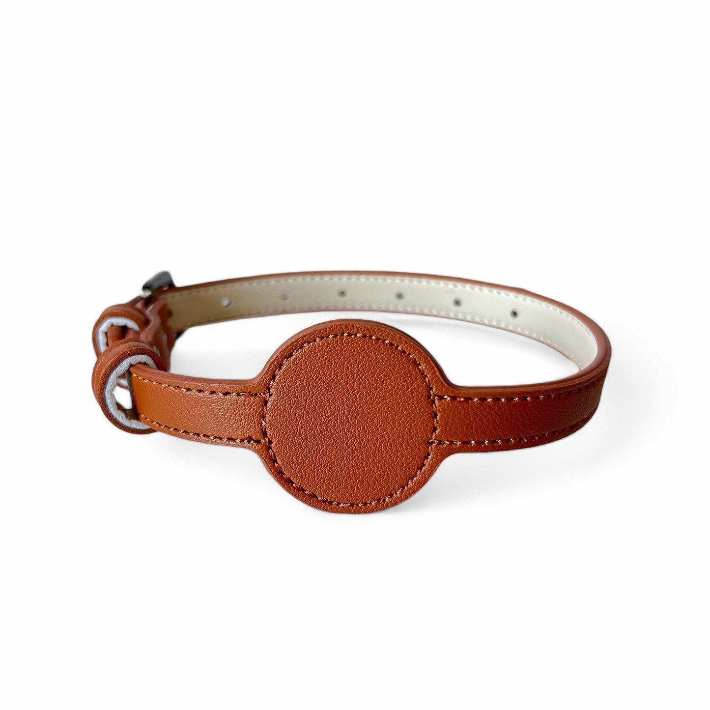 EasyFit Airtag dog collar in durable leather with Airtag holder for secure dog tracking and quick release.

Brown